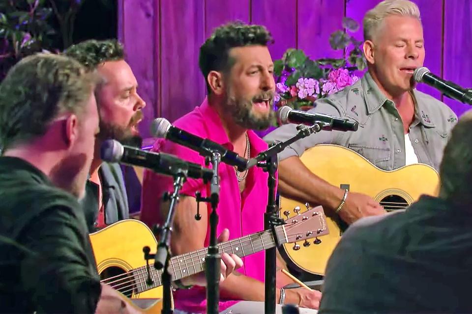 Old Dominion Performs “No Hard Feelings” | CMT Campfire Sessions Unlisted