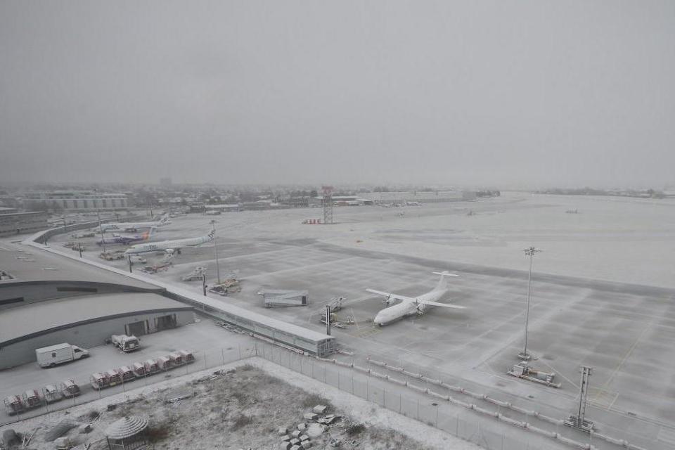 Snow at Southend Airport on Sunday morning (@SouthendAirport)