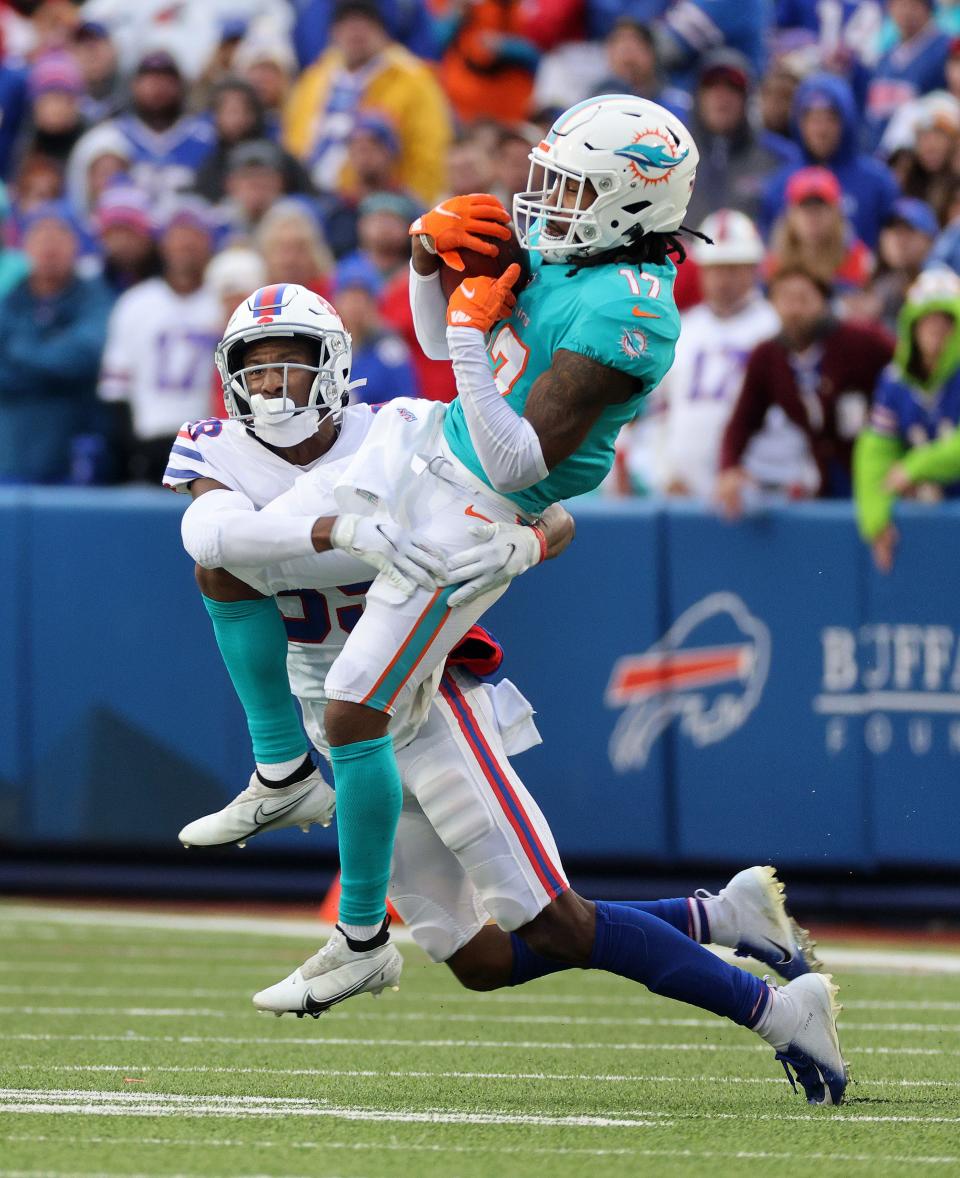 Jaylen Waddle caught 10 passes for just 77 yards in two games against the Bills as a rookie in 2021.