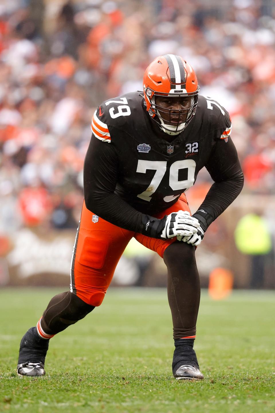 Cleveland Browns offensive tackle Dawand Jones (79) lines up for a play against the Cincinnati Bengals on Sunday in Cleveland.