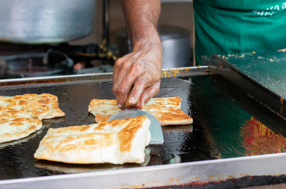 rahmath cheese prata - prata making