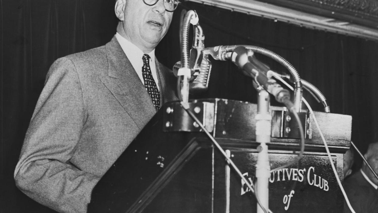 atomic energy commission chairman lewis strauss