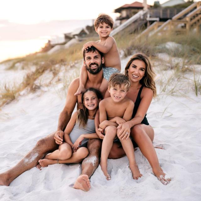 Jessie James Decker's 3 Kids: Learn About Her Kids With Eric Decker –  Hollywood Life