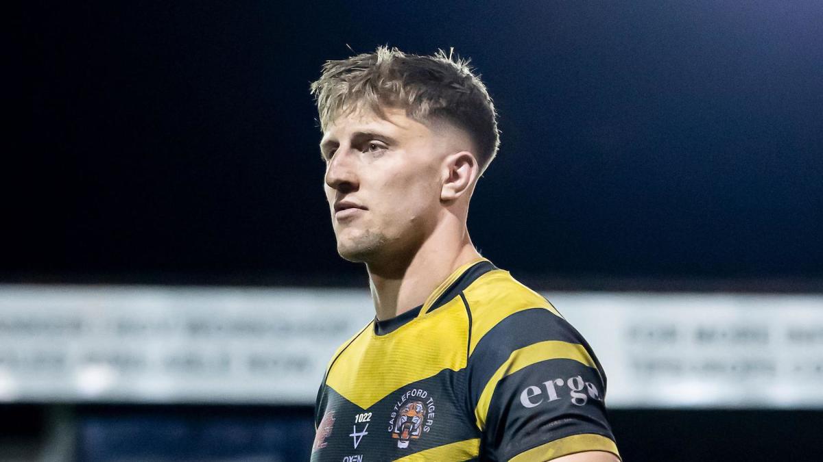 Castleford’s Mellor and Robb commit to two-year contracts