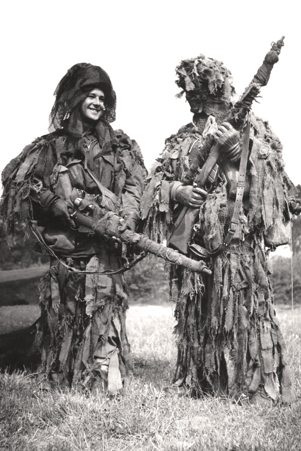 em>Lovat scouts in their ghillie suits. Wikimedia Commons./em>