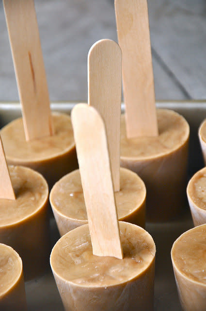 <strong>Get the <a href="http://www.bakingthebook.com/2012/07/vietnamese-coffee-popsicles.html" target="_blank">Vietnamese Coffee Popsicles</a> from Baking The Book</strong>