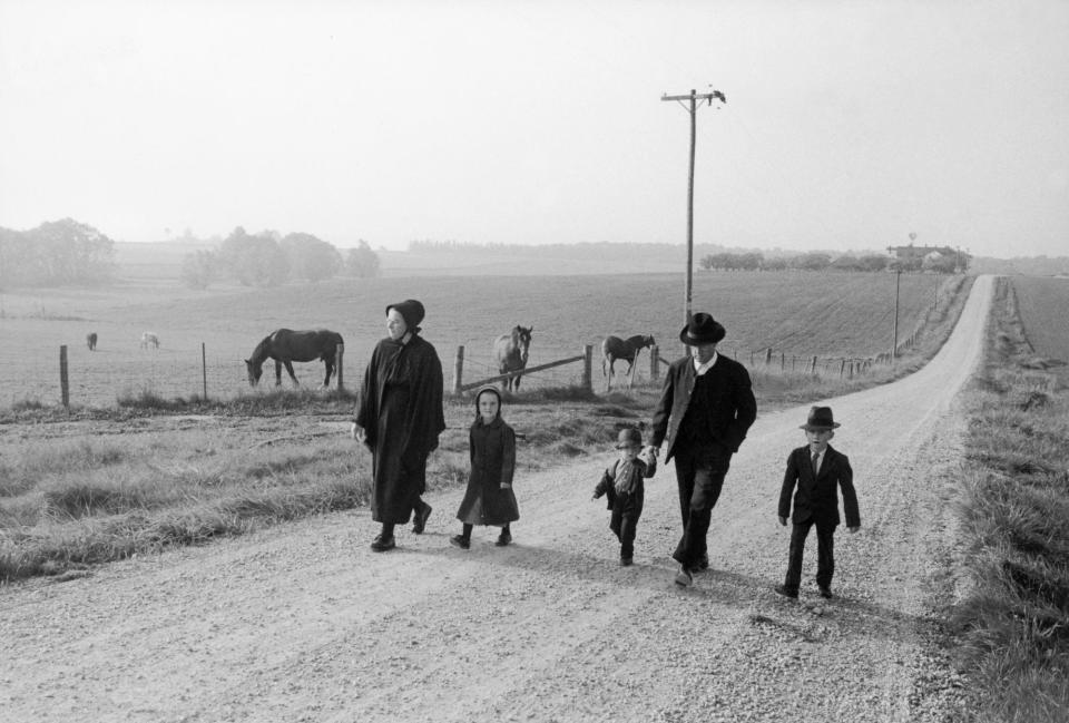 Amish family in the countryside in Lancaster, United States in 1983.