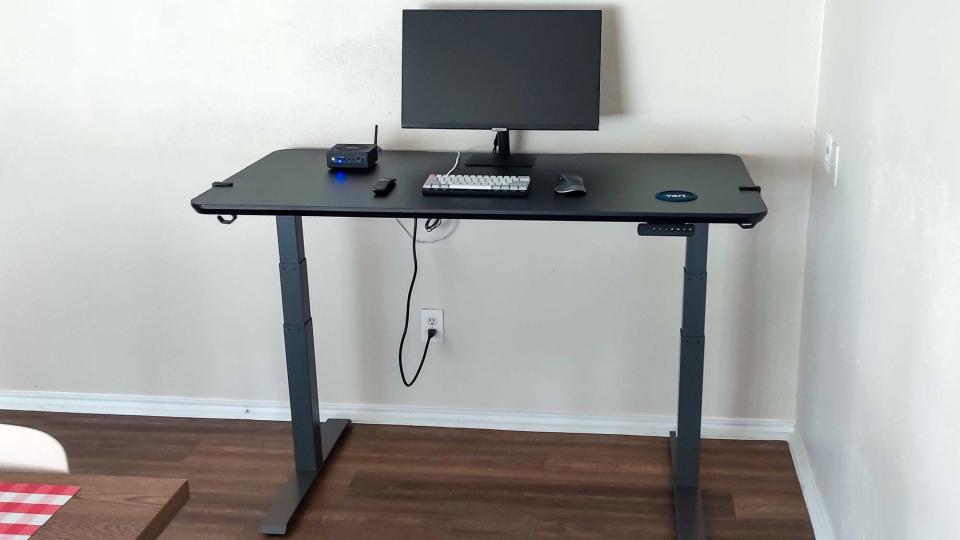 Vari Electric Standing Desk in black