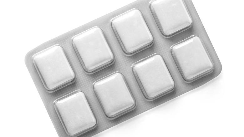 dental gum in blister pack