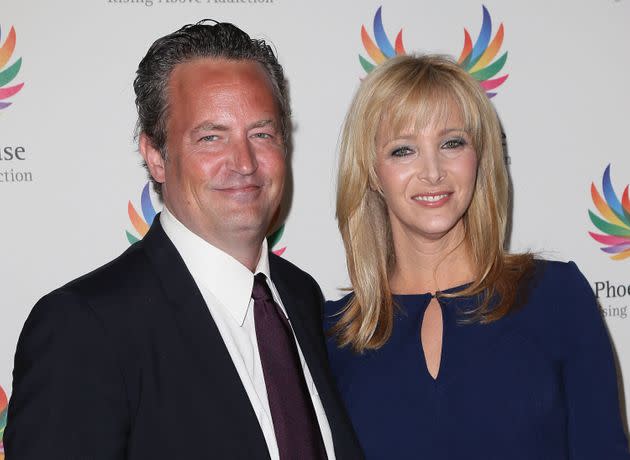 Matthew Perry and Lisa Kudrow pictured together in 2015 (Photo: David Livingston via Getty Images)