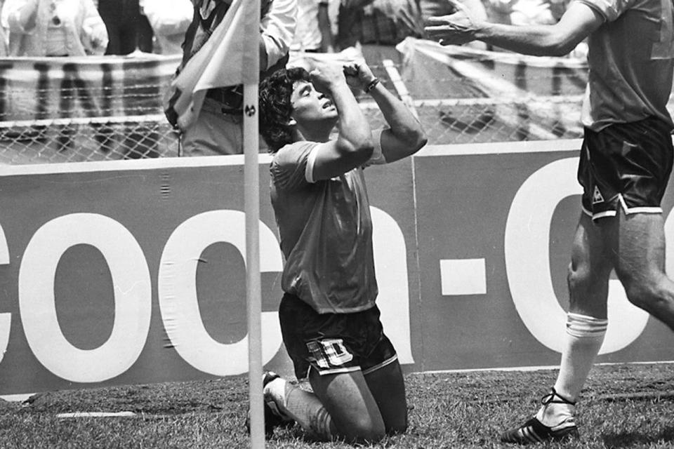 El festejo del gol contra los ingleses; un momento cumbre en la carrera de Maradona, que generó el emocionante relato de Víctor Hugo y la particular mención del "barrilete cósmico"