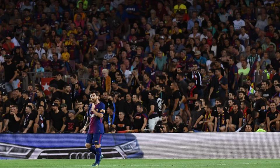 Lionel Messi of FC Barcelona alone looking ahead