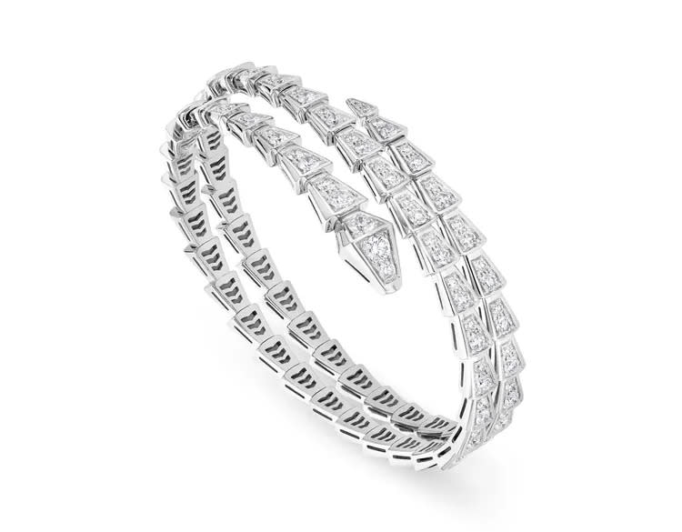 Serpenti 18K白金雙圈鑲鑽手環，S號尺寸，約168萬6000元。品牌提供