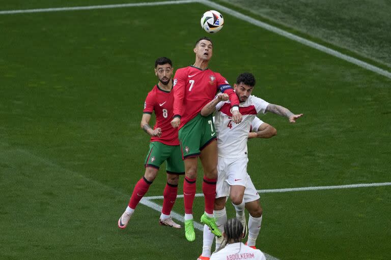 Cristiano Ronaldo, con sus 39 años, es el capitán de la selección de Portugal