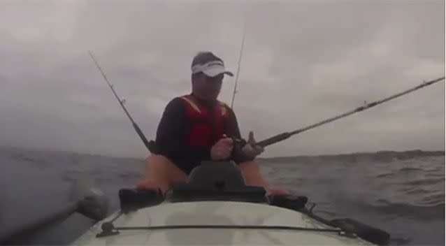 The moment unsuspecting de Lange begins to reel his line in. Source: YouTube.