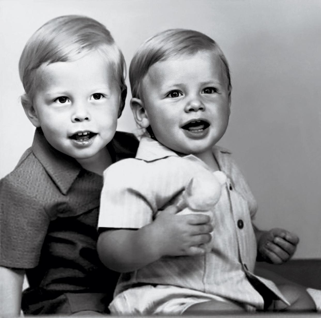 elon musk and kimbal musk in 1974