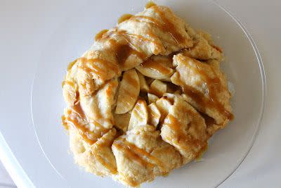 Ree Drummond’s Flat Apple Pie & Easy CaramelSauce