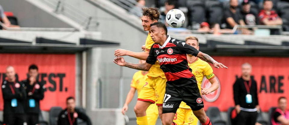 « Je suis joueur de football et je suis gay », a déclaré le jeune sportif sur les réseaux sociaux.
