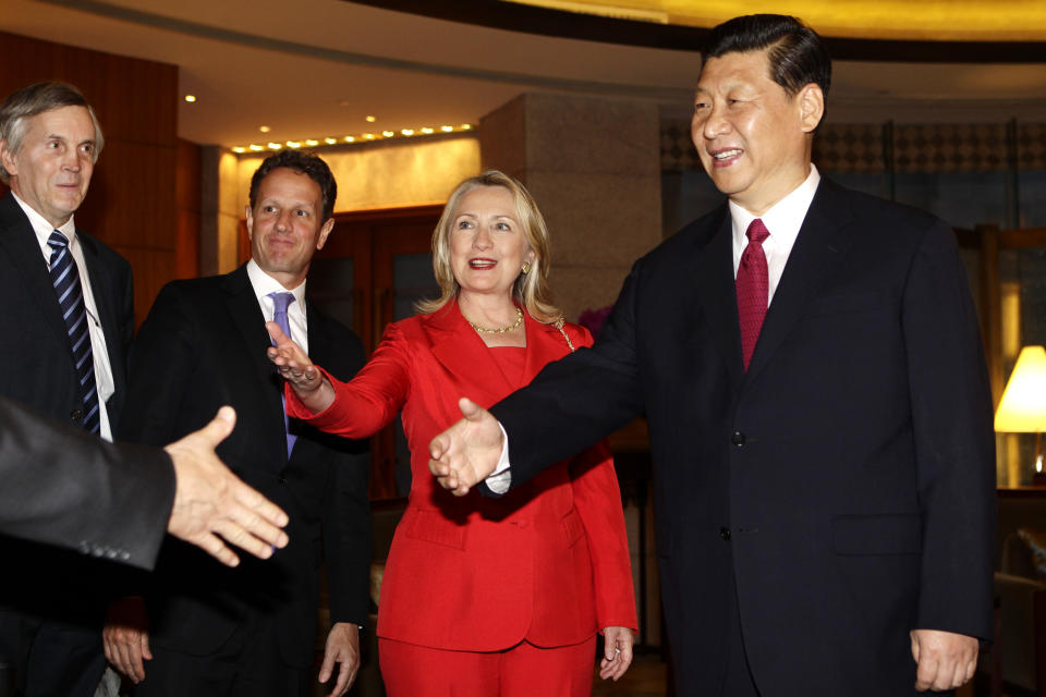 BEIJING, CHINA - MAY 3: China's Vice President Xi Jinping (R) meets U.S. Secretary of State Hillary Clinton (2nd L), U.S. Treasury Secretary Timothy Geithner ( 2nd R) and other delegates during a meeting at Diaoyutai State Guesthouse on May 3, 2012 in Beijing. Hillary Clinton is in China for bilateral talks and has called on China to protect human rights. Chinese activist Chen Guangcheng has reportedly said he wishes to leave China on the U.S. Secretary of State's plane when she heads back to the U.S. later this week. (Photo by Jason Lee/Pool/Getty Images)