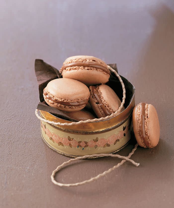 <p>Nutella macaroons</p>