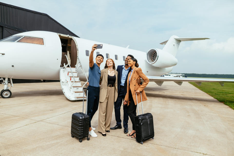 ¿Te imaginas poder volar en un jet privado? Hay una manera de hacerlo sin gastar decenas de miles de dólares. Foto: Getty Images.  