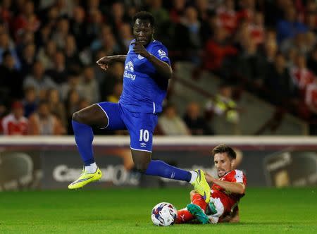 Football - Barnsley v Everton - Capital One Cup Second Round - Oakwell - 26/8/15 Everton's Romelu Lukaku in action Mandatory Credit: Action Images / Lee Smith Livepic