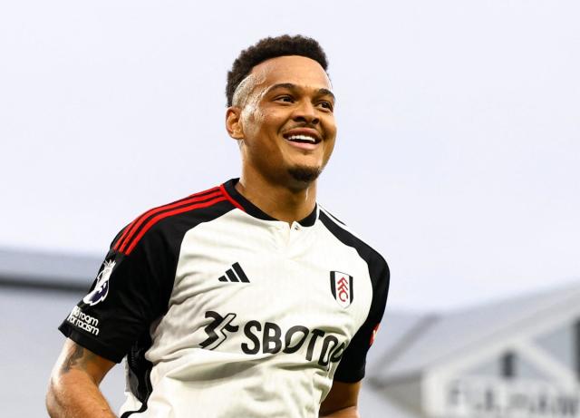 Brazil boss considering call-ups for Fulham duo after training ground visit  - Yahoo Sports