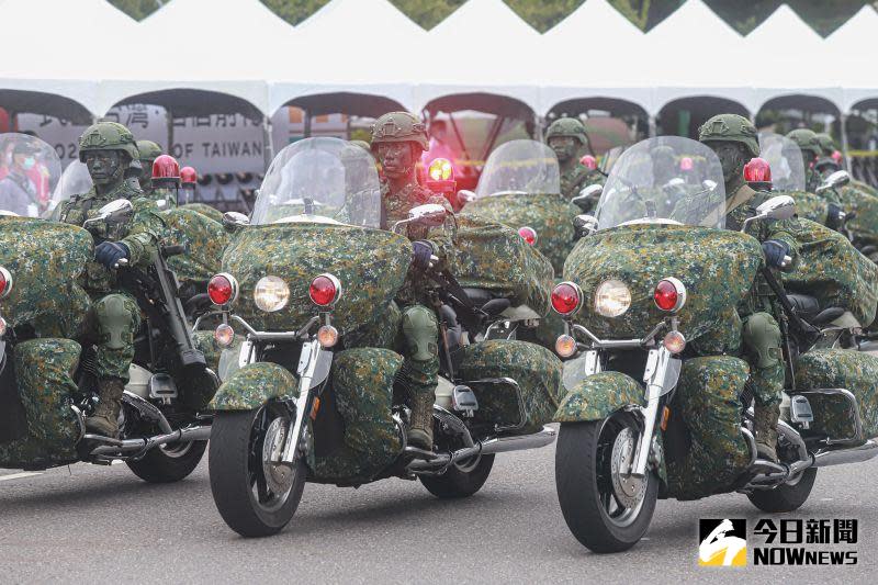 ▲憲兵快速反應連騎乘山葉「皇家之星」重機進場。（圖／記者葉政勳攝）