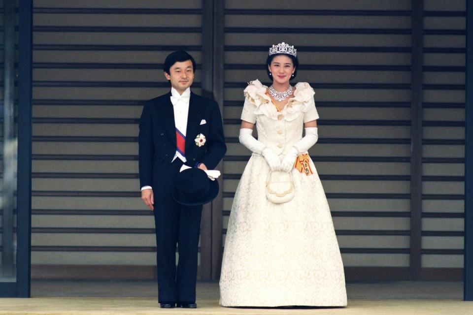 Crown prince Naruhito and crown princess Masako are seen prior to the royal wedding parade at the Imperial Palace on June 9, 1993 in Tokyo (The Asahi Shimbun via Getty Images)