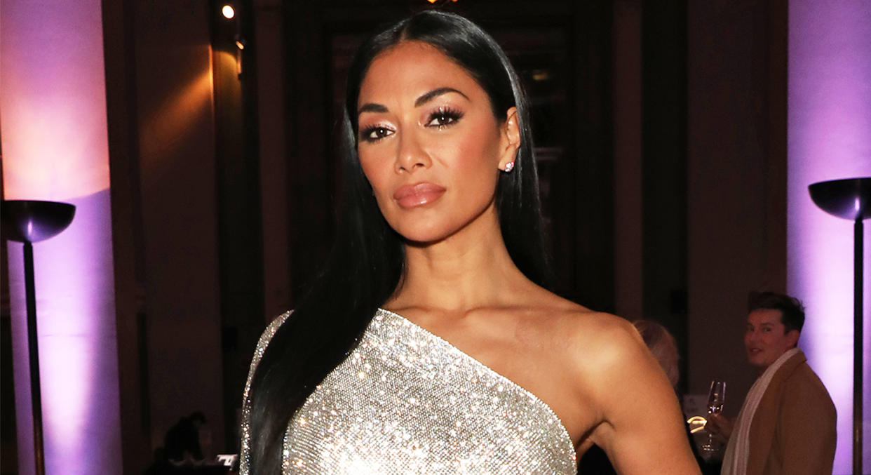 Nicole Scherzinger trägt einen erschwinglichen Gesichtsschutz von Julien Macdonald, den man bei Boots und JohnLewis & Partners kaufen kann. (Getty Images)