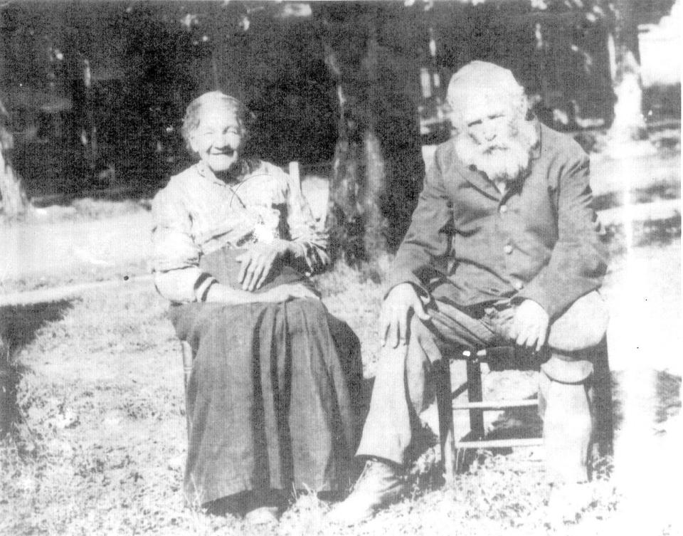 This photo from 1918 shows Martin and Almira Scott, who owned land in the Lick Creek Settlement for over 20 years.