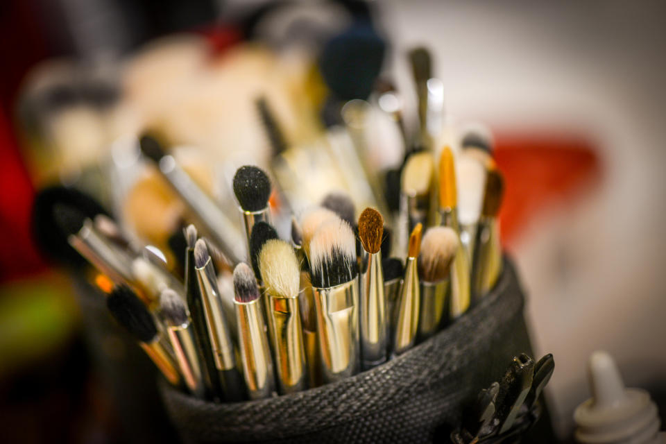 Jeder Pinsel hat beim professionellen Make-up seinen Sinn und Zweck. (Bild: Getty Images)