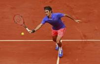 Tennis - French Open - Roland Garros, Paris, France - 29/5/15 Men's Singles - Switzerland's Roger Federer in action during the third round Action Images via Reuters / Jason Cairnduff Livepic