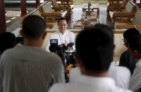 Indonesian Trade Minister Tom Lembong chats with members of the media during a visit to Rangkasbitung, Banten province, near Jakarta September 24, 2015. REUTERS/Darren Whiteside