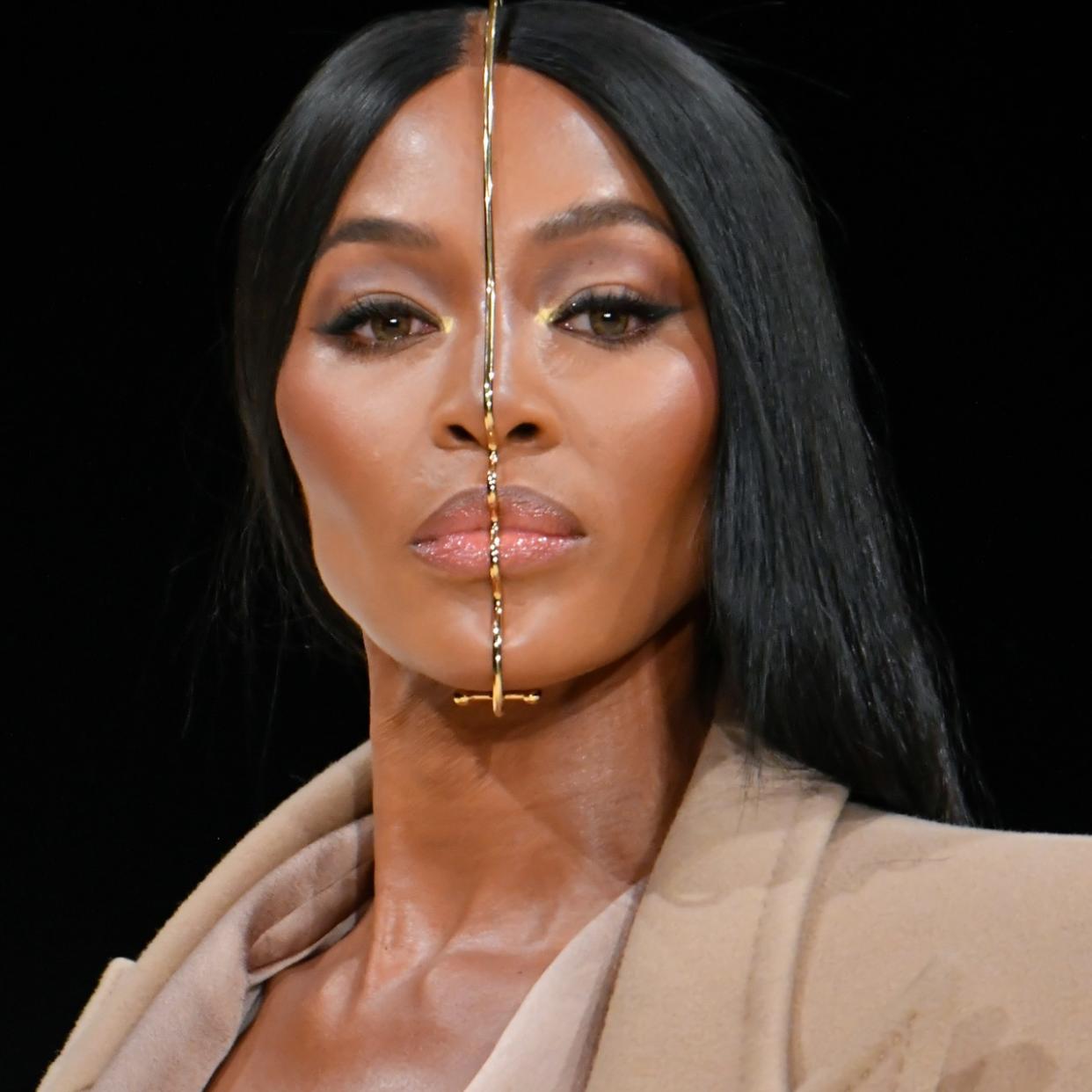  Naomi Campbell walking in Balman menswear Fall 2024. 