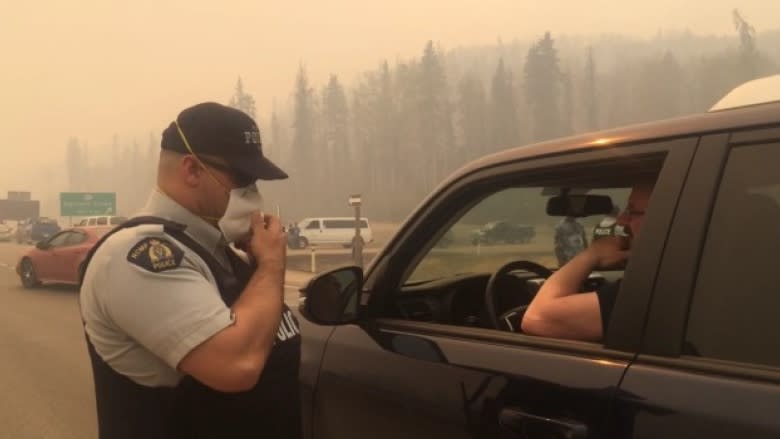 Alberta rallies international help for Fort McMurray wildfires