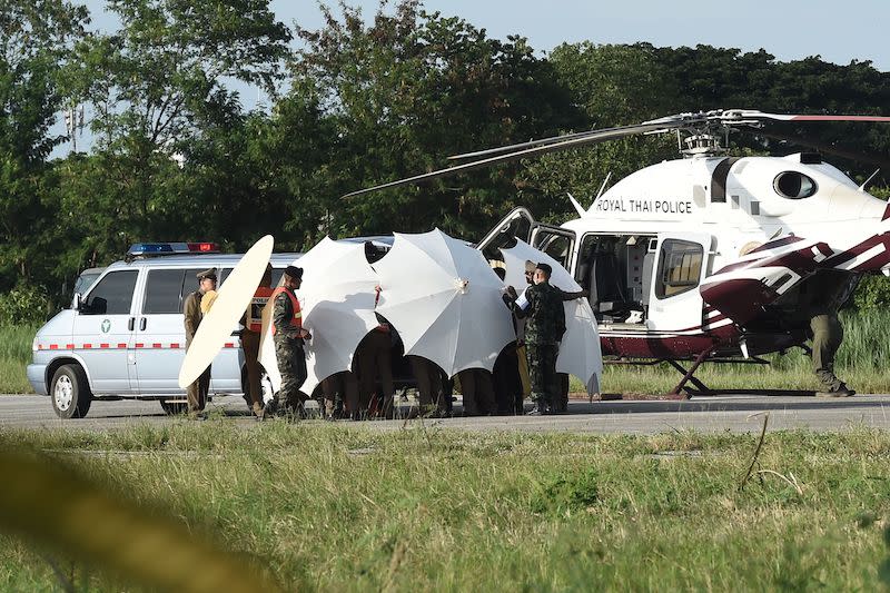 PHOTOS: Divers rescue all 13 from flooded cave in Thailand