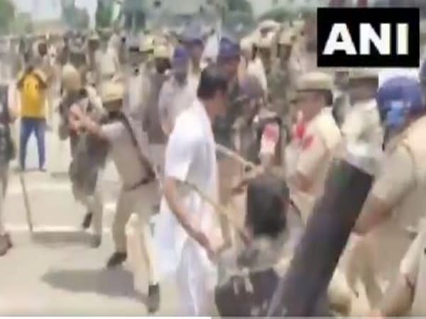 Lathicharge at farmers in Karnal (Photo/ANI)