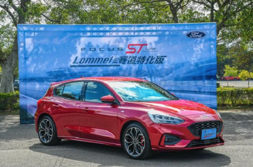 Ford Focus Lommel 賽道特化版外觀與 ST-Line 大同小異，不過內部可是採用多連桿後懸吊，剎車碟盤也有所升級。