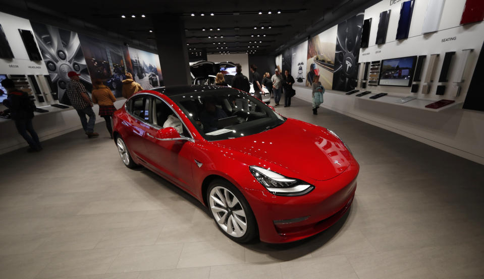 The long-simmering tussle between Tesla and Consumer Reports over car reviewstook a fresh turn Thursday, after the publication said it could no longerrecommend the Model 3