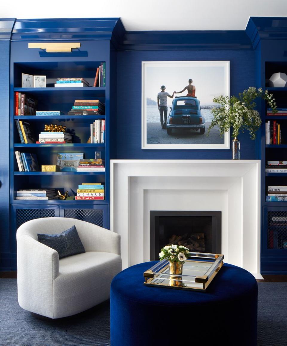 12) Blue & Meaningful Decor Accents