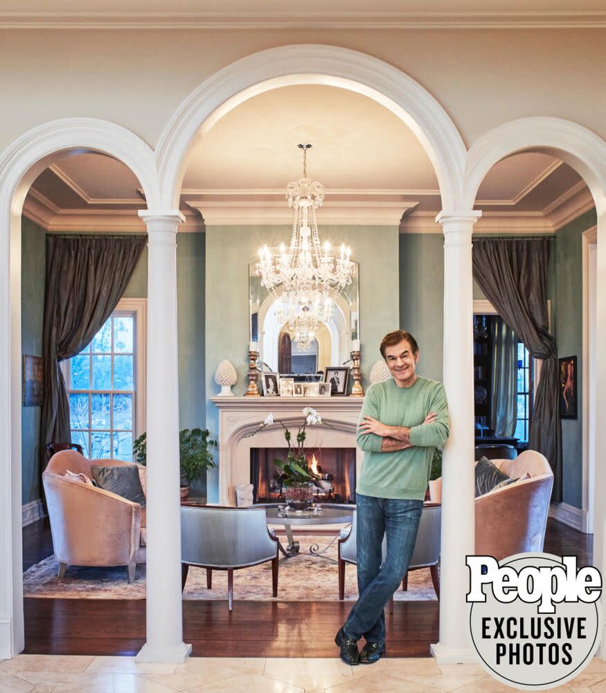 “You can do Sopranos poses in here,” jokes Mehmet of his grand New Jersey living room. | Frédéric Lagrange