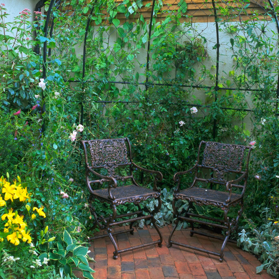 Add flexibility with metal trellis designs