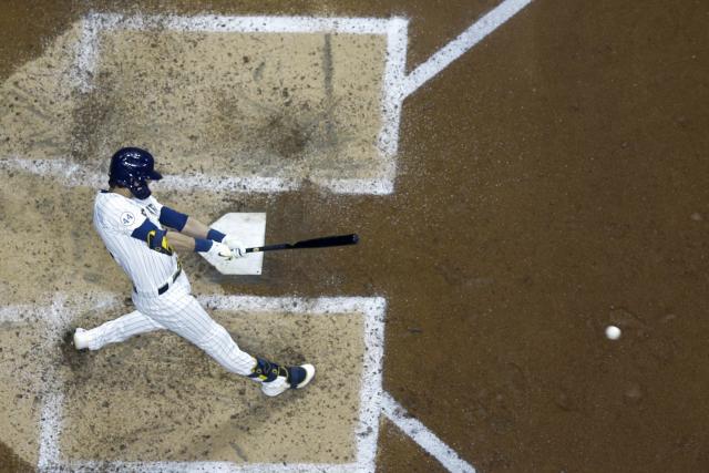 Brewers clinch 4th straight playoff berth with win vs Cubs