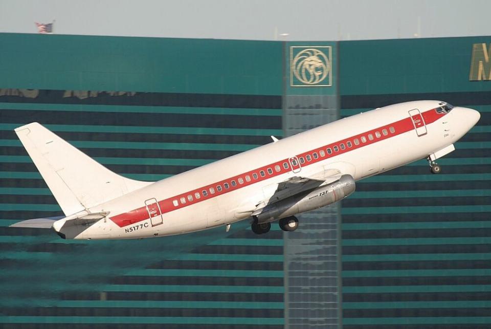 A JANET Airlines 737 takes off from McCarran International Airport in full view of the Las Vegas Strip. | Wikimedia