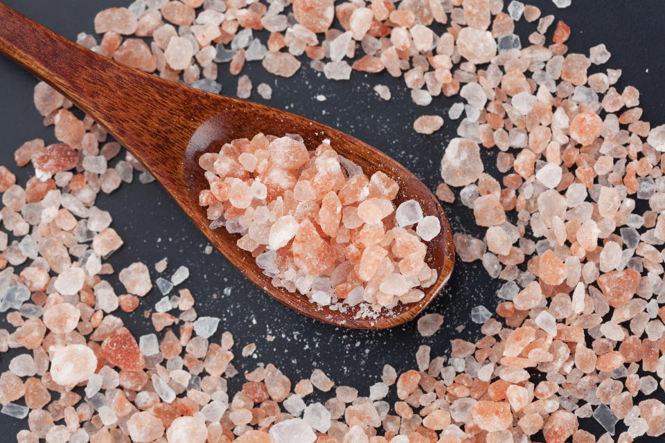 Pink Himalayan salt has less sodium than table salt. (Photo: Getty)