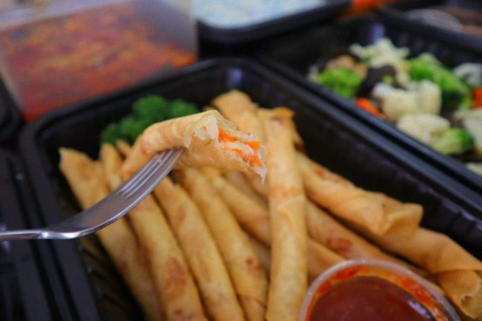 chilli manis - spring roll closeup