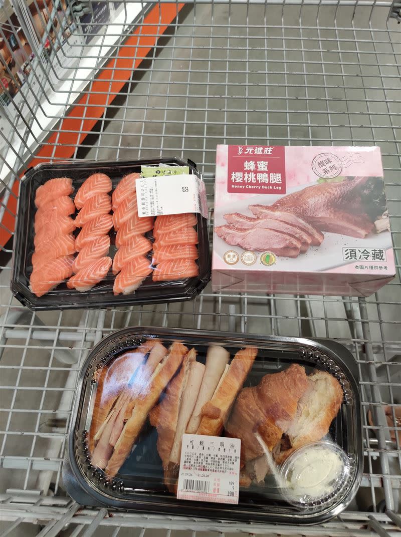 原PO到好市多買齊「雞鴨豬牛魚」。（圖／翻攝自 Costco好市多 商品經驗老實說）