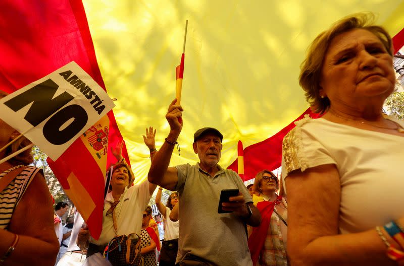 Unionist supporters protest against amnesty of separatist leaders and activists in Barcelona