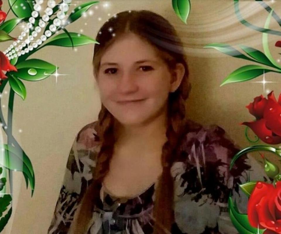 Adara Bunn, 17, was killed when she went to look at some Disney cups (Obituary)
